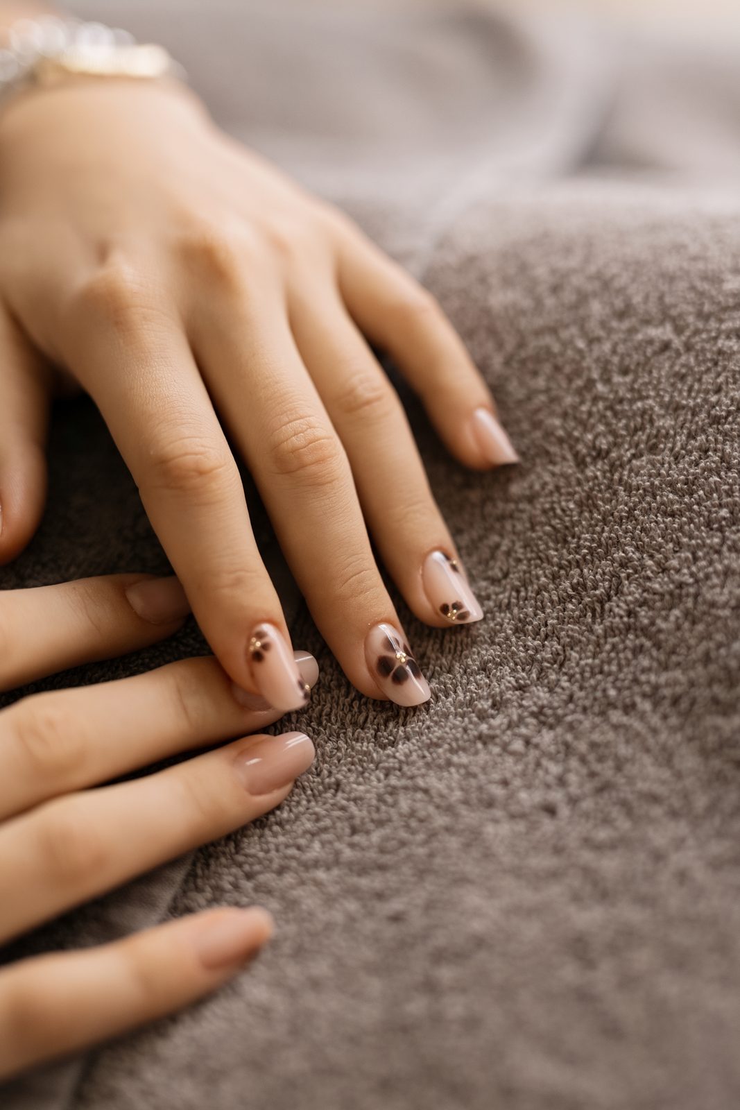 Manicure curata con nail art — Le Mani che Vorrei